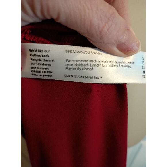Eileen Fisher Top Red Sz M Side Slots Laganlook Wardrobe Staple - Picture 8 of 8